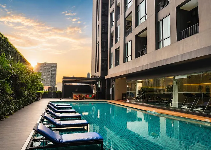 Wander - Ekkamai - Skyline View, Pool, Gym, Full Kitchen * 曼谷