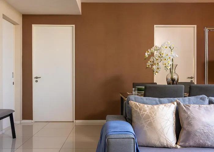 Wander - Ekkamai - Skyline View, Pool, Gym, Full Kitchen *
